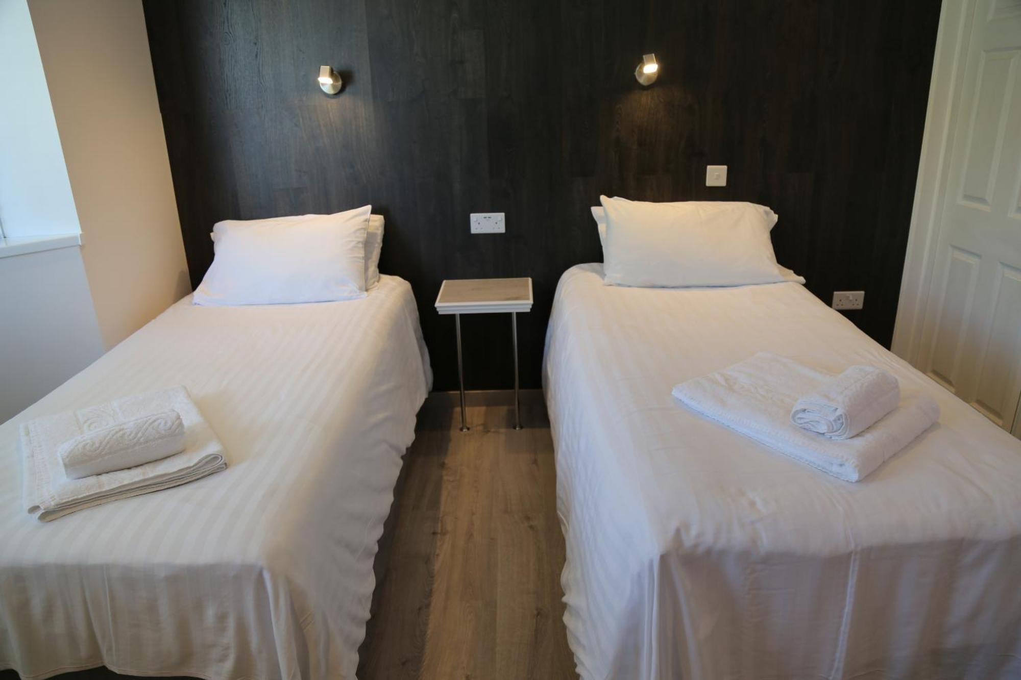 Debden Guest House Хитроу Номер фото