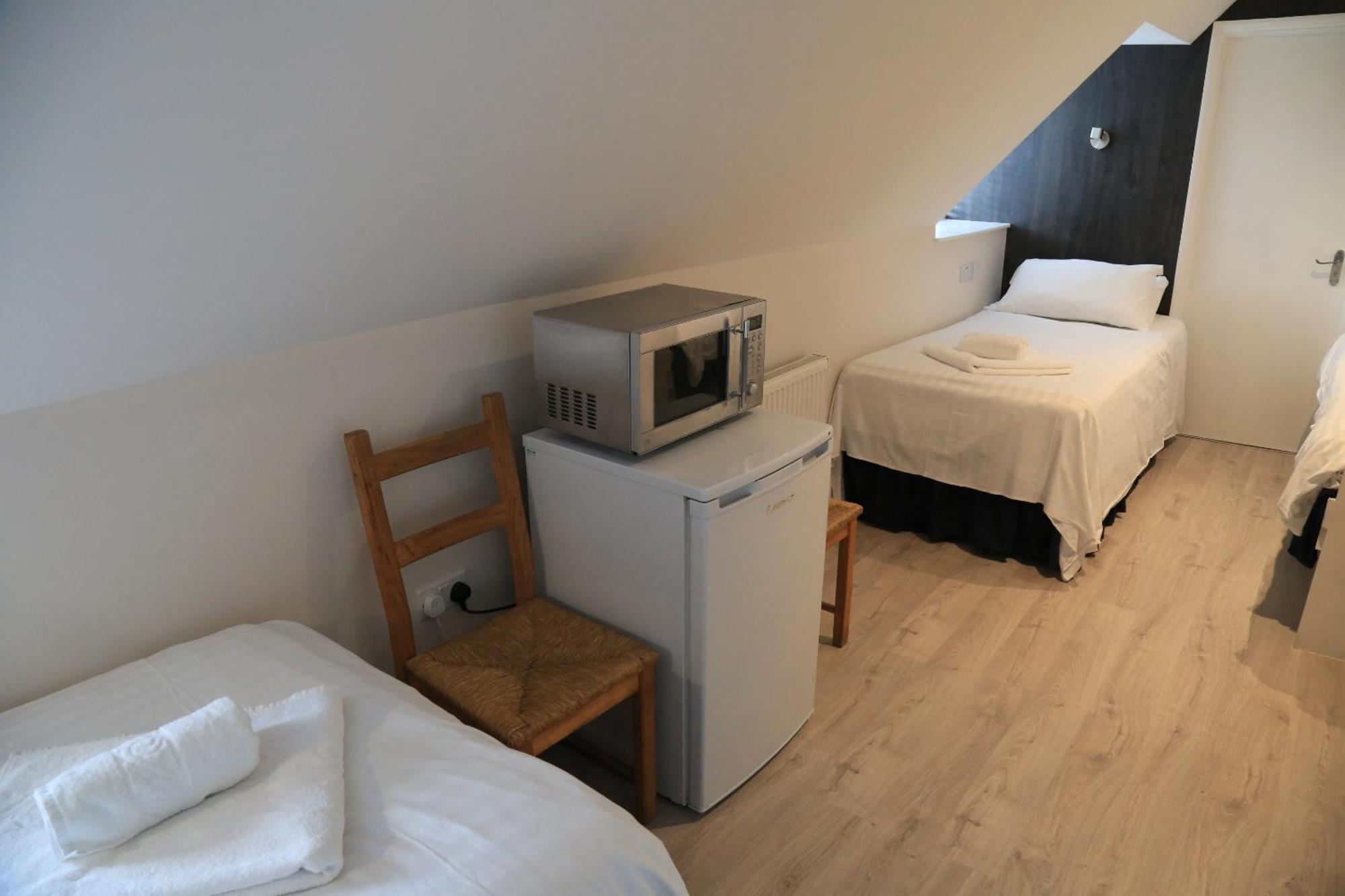 Debden Guest House Хитроу Номер фото